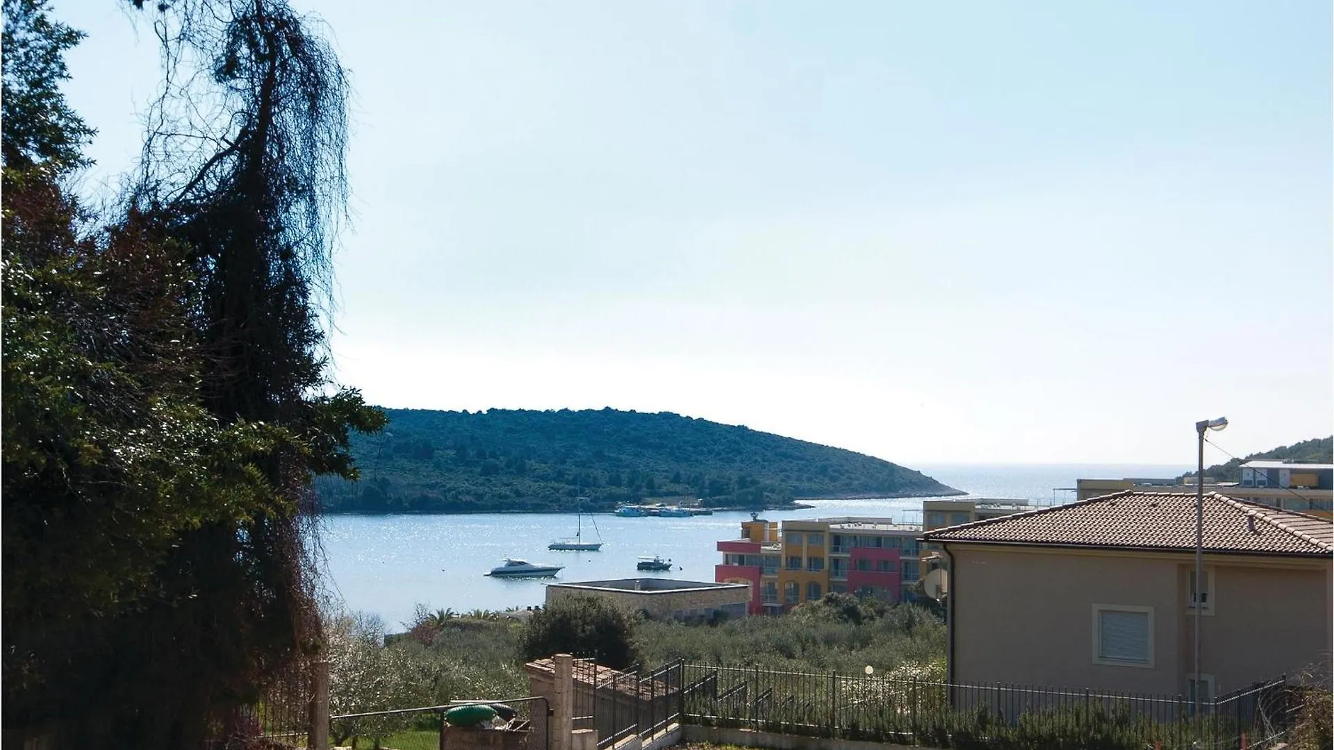 Cozy Apartment In Banjole With Wifi 0*,  Croatia