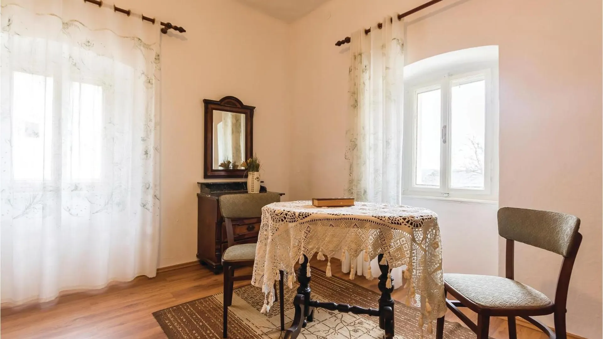 Cozy Apartment In Banjole With Wifi