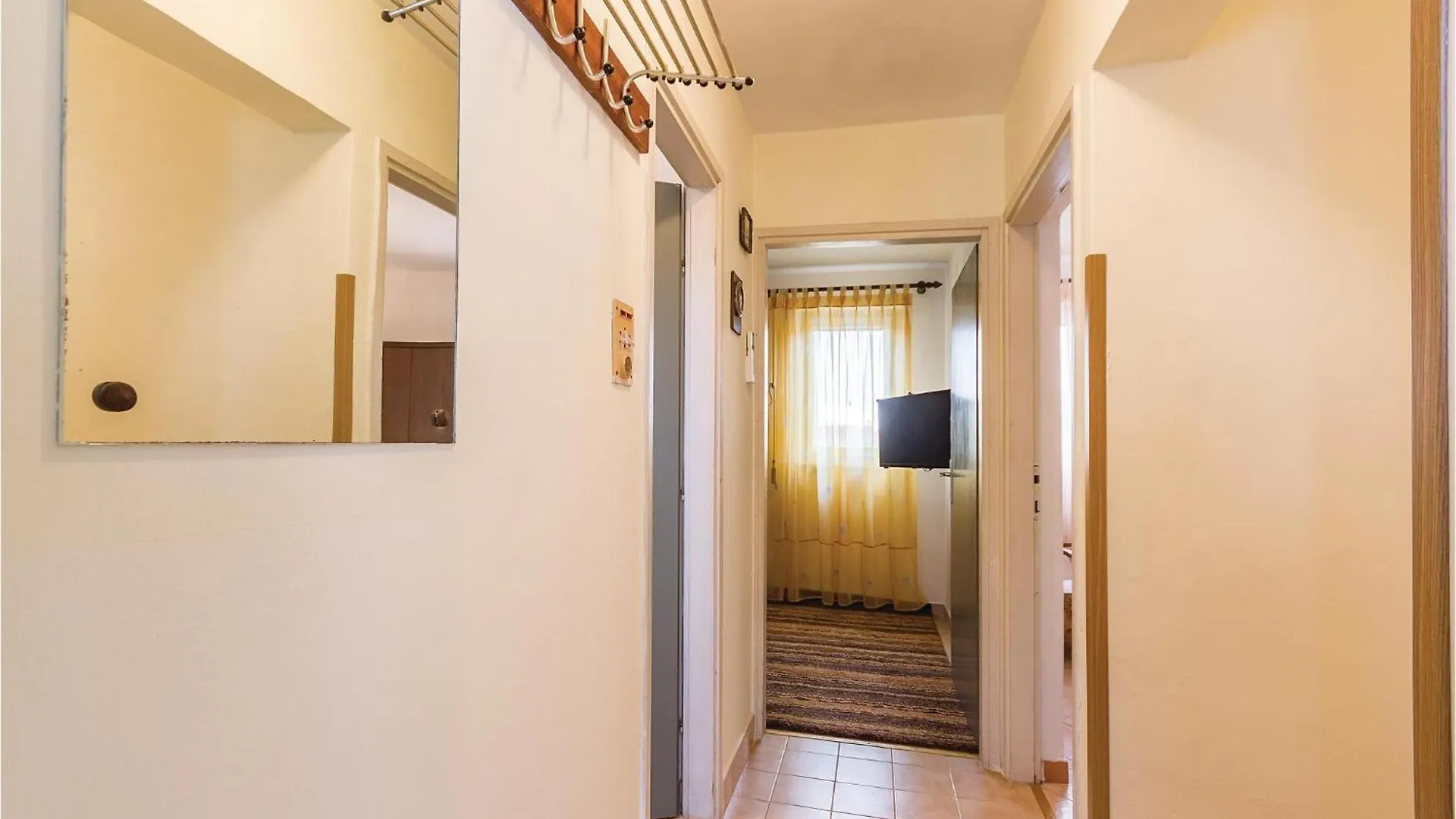 Cozy Apartment In Banjole With Wifi